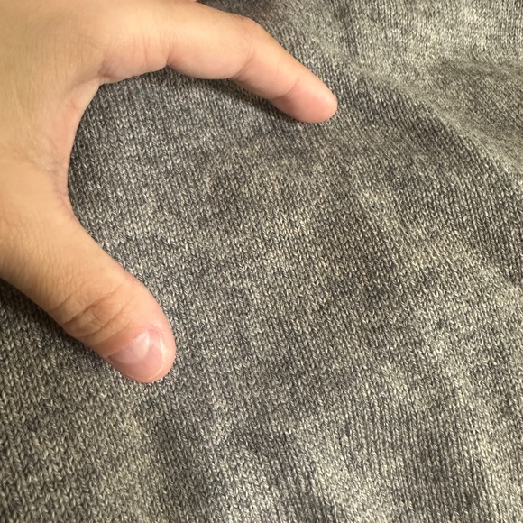 Vintage Archie Brown & Son 100% Cashmere Gray V Neck Sweater Sz Medium - Picture 8 of 9